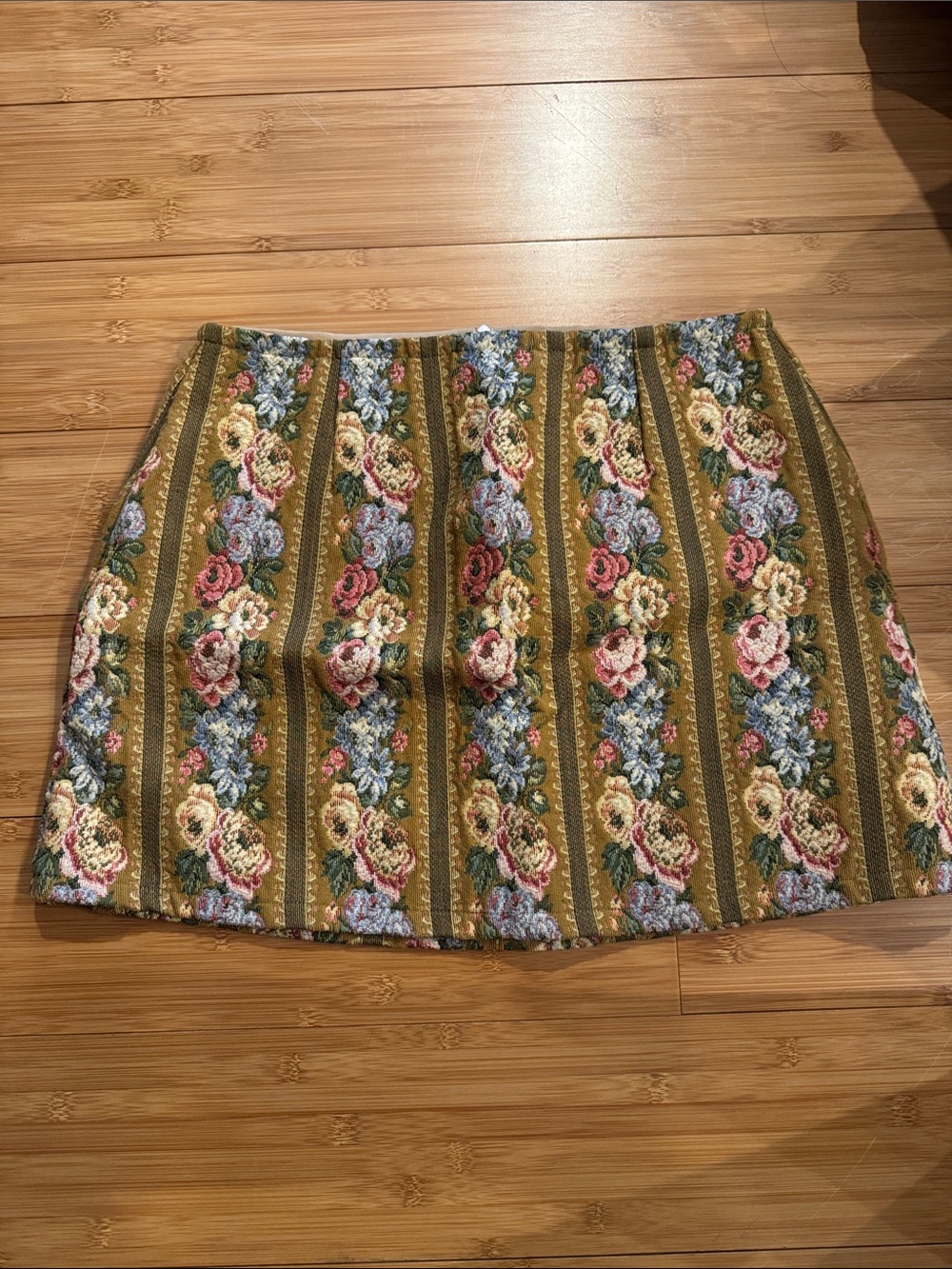 Floral Jacquard Mini Skirt - Olive Multi women’s size XL -runs small fits like L